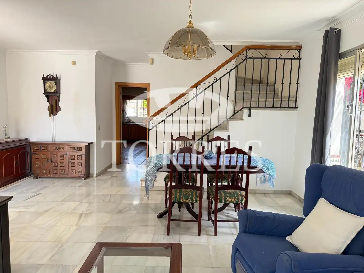 Sala d'estar de Casa adosada en venda en Málaga amb Terrassa, Balcó i Piscina comunitària