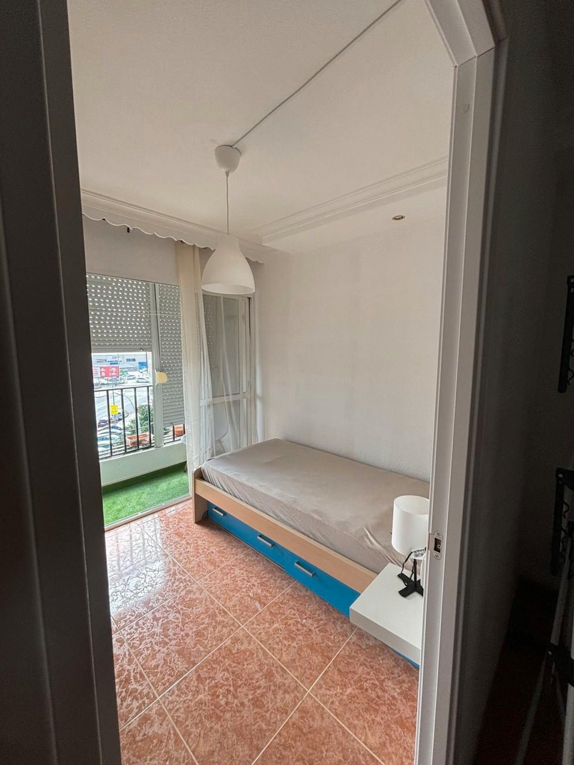 Bedroom of Flat to share in  Sevilla Capital  with Air Conditioner and Washing machine