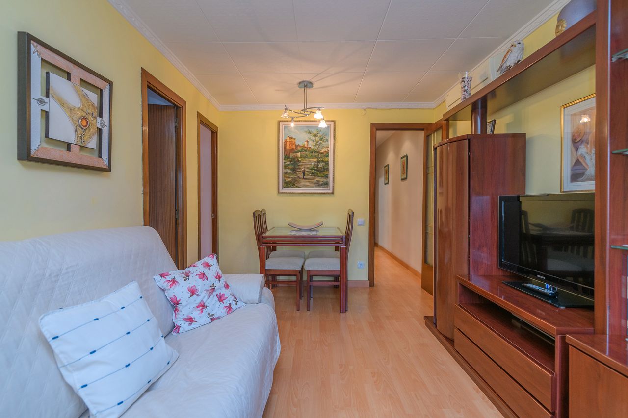 Bedroom of Flat for sale in L'Hospitalet de Llobregat  with Air Conditioner and Parquet flooring