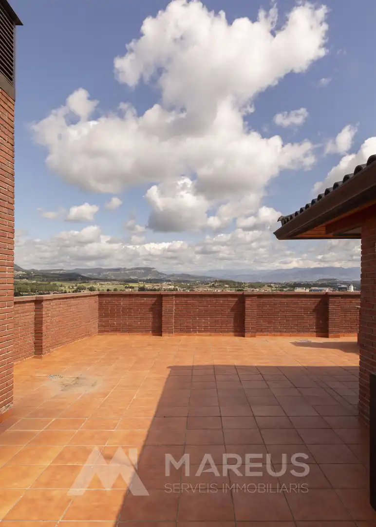 Terrassa de Àtic en venda en Vic amb Calefacció, Parquet i Terrassa