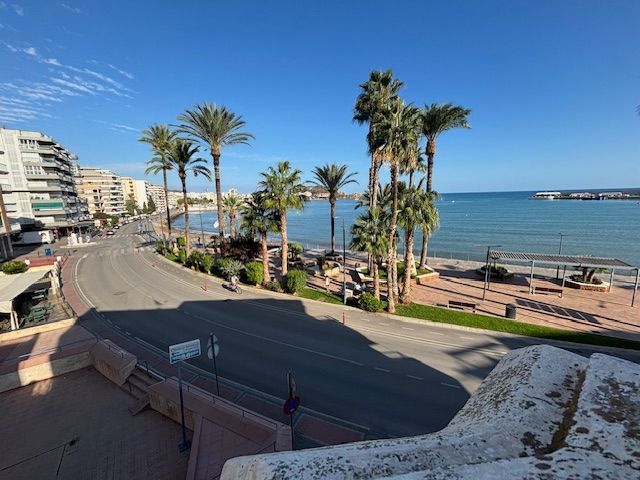 Vista exterior de Edifici en venda en Águilas