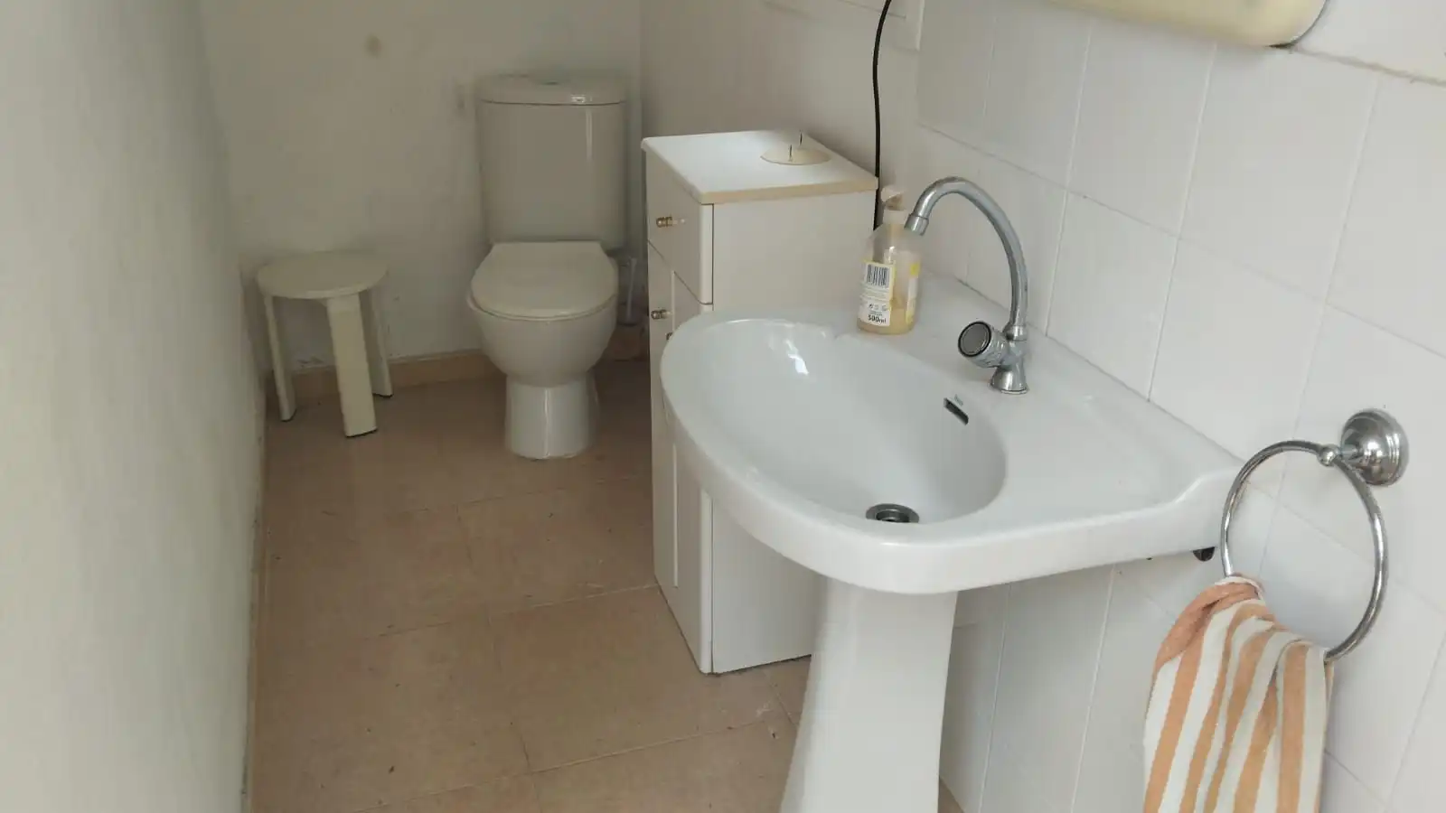 Badezimmer von Haus oder Chalet zum Verkauf in Vilanova i la Geltrú mit Heizung, Privatgarten und Terrasse