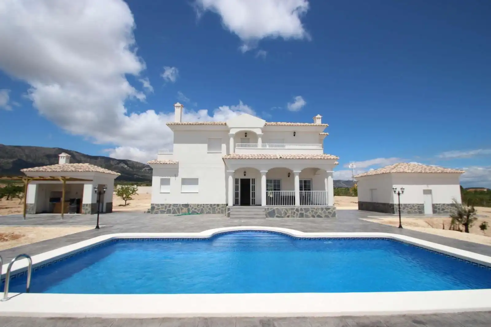Casa en venda a El Pinós / Pinoso