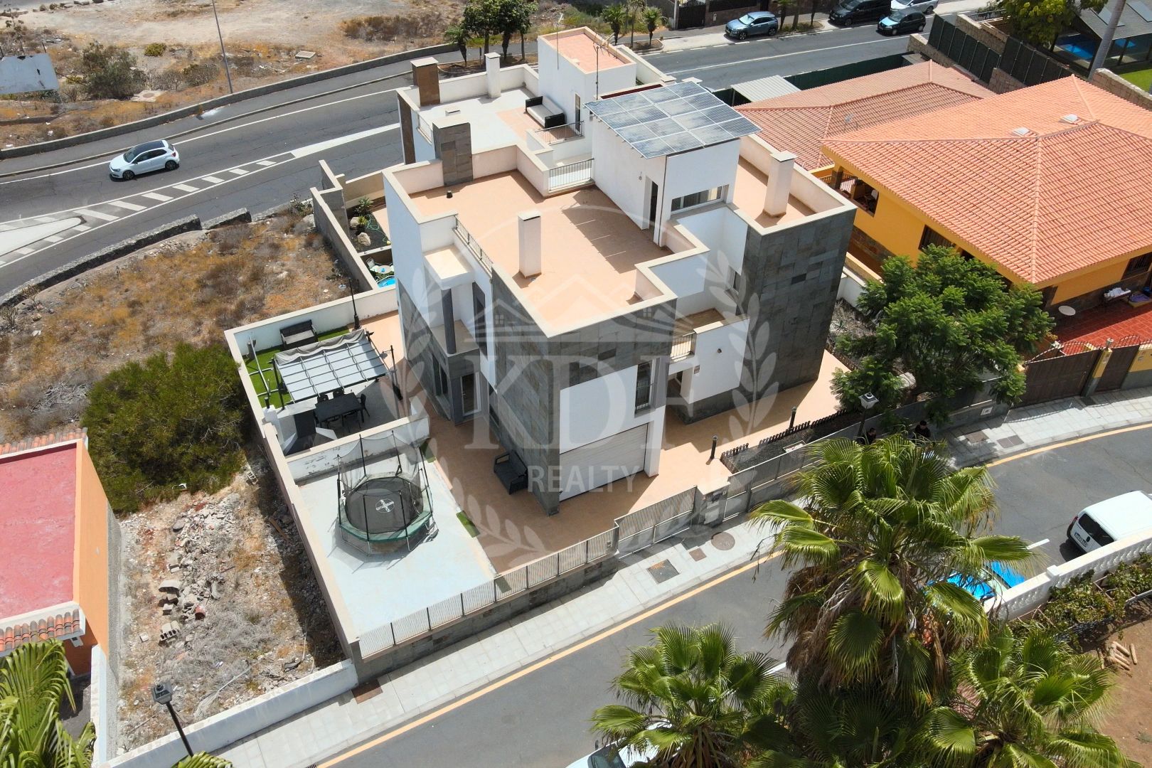 Vista exterior de Casa o chalet en venta en Arona con Aire acondicionado, Jardín privado y Parquet