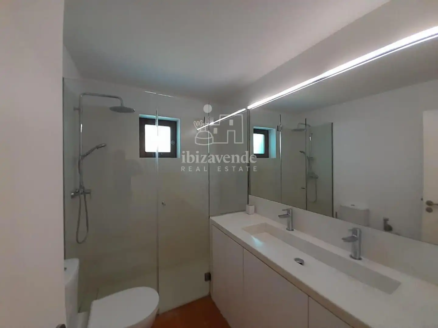 Baño de Casa o chalet en venta en Santa Eulària des Riu con Aire acondicionado, Calefacción y Terraza
