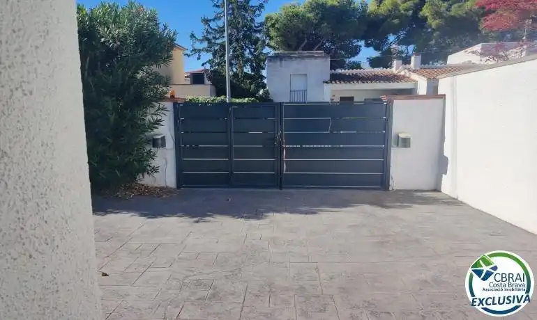 House with pool for sale in Calle PENI, imagen 16