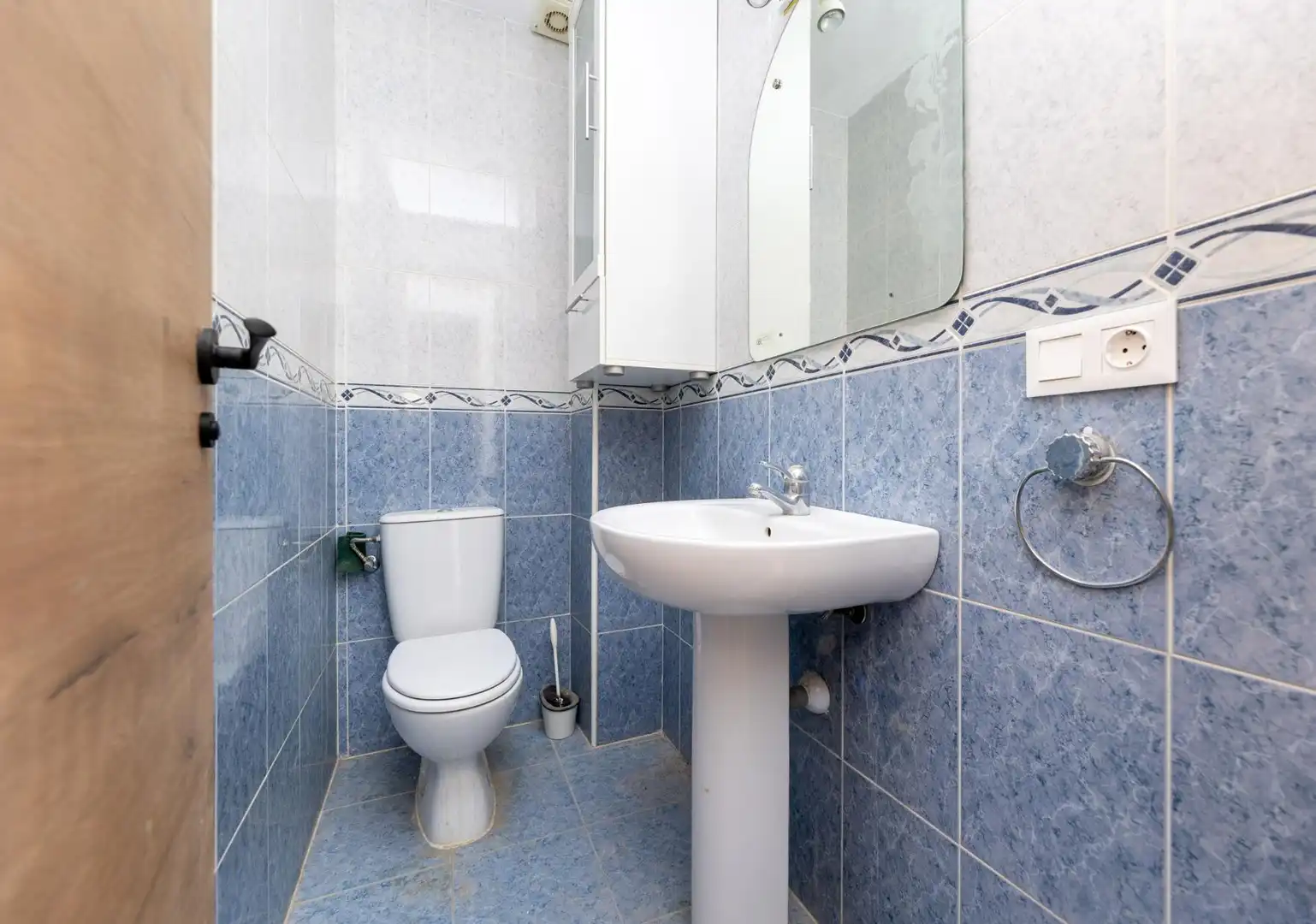 Bathroom of Flat for sale in Churriana de la Vega