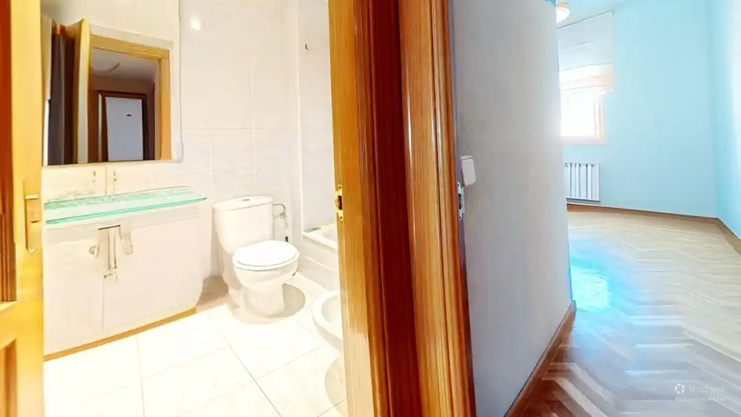 Badezimmer von Wohnung zur Miete in  Madrid Capital
