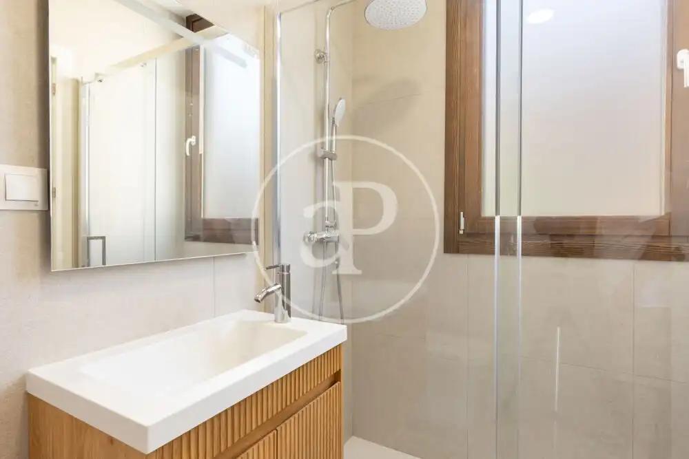 Baño de Casa o chalet de alquiler en Valencia con Aire acondicionado, Calefacción y Terraza
