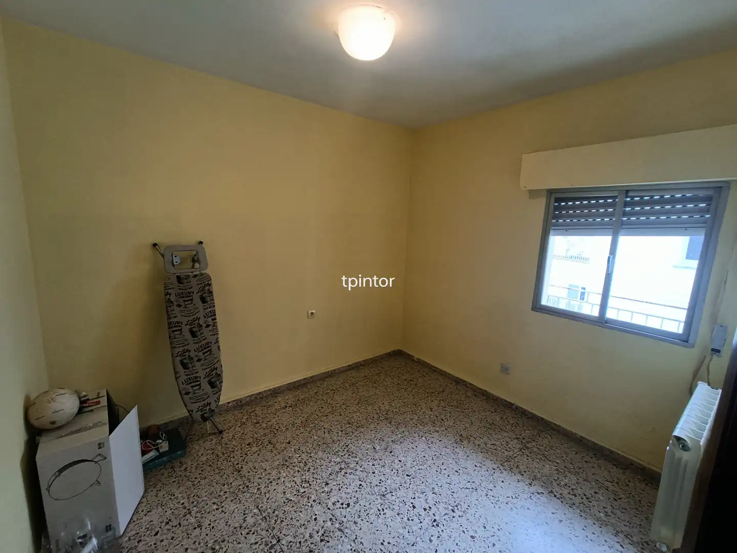 Wohnung zum Verkauf in Plasencia mit Klimaanlage, Heizung und Parkett