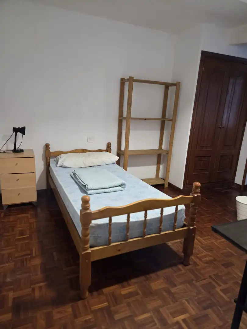 Schlafzimmer von Wohnung zur Miete in Santiago de Compostela  mit Möbliert