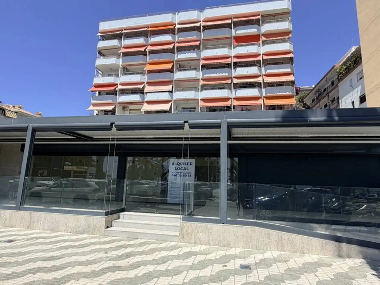 Vista exterior de Local de lloguer en Almuñécar amb Aire condicionat i Alarma