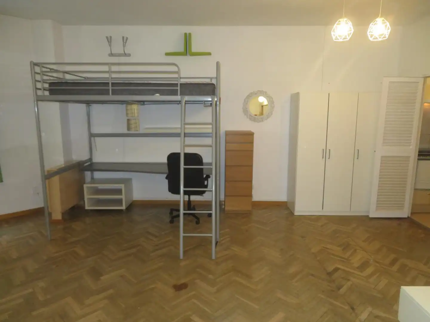 Habitación de Loft de alquiler en Barcelona con Parquet y Balcón