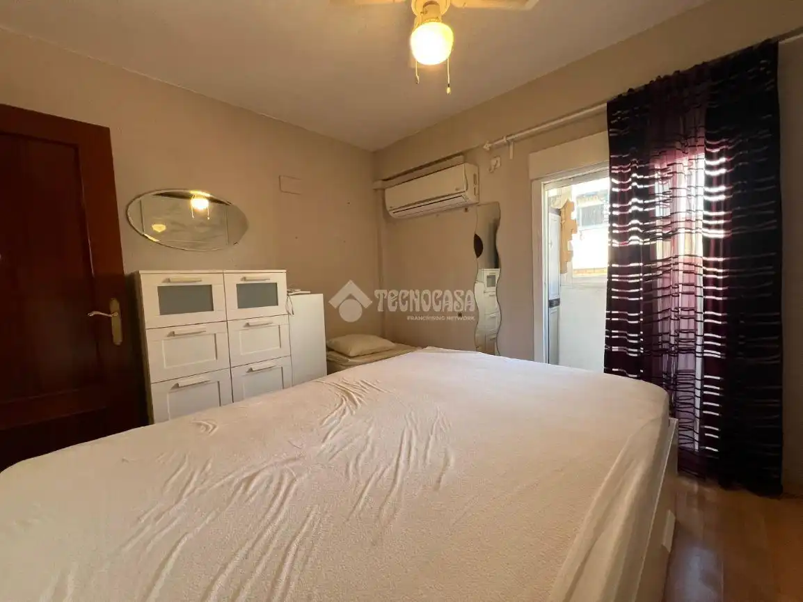 Bedroom of Flat for sale in Zaragoza  with Air Conditioner