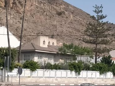 Casa amb jardí en venda a GARCÍA ROGEL