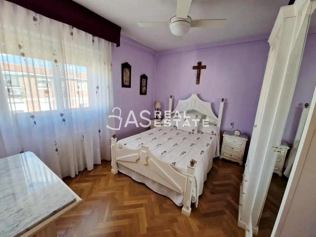 Schlafzimmer von Wohnung zum Verkauf in Móstoles mit Möbliert