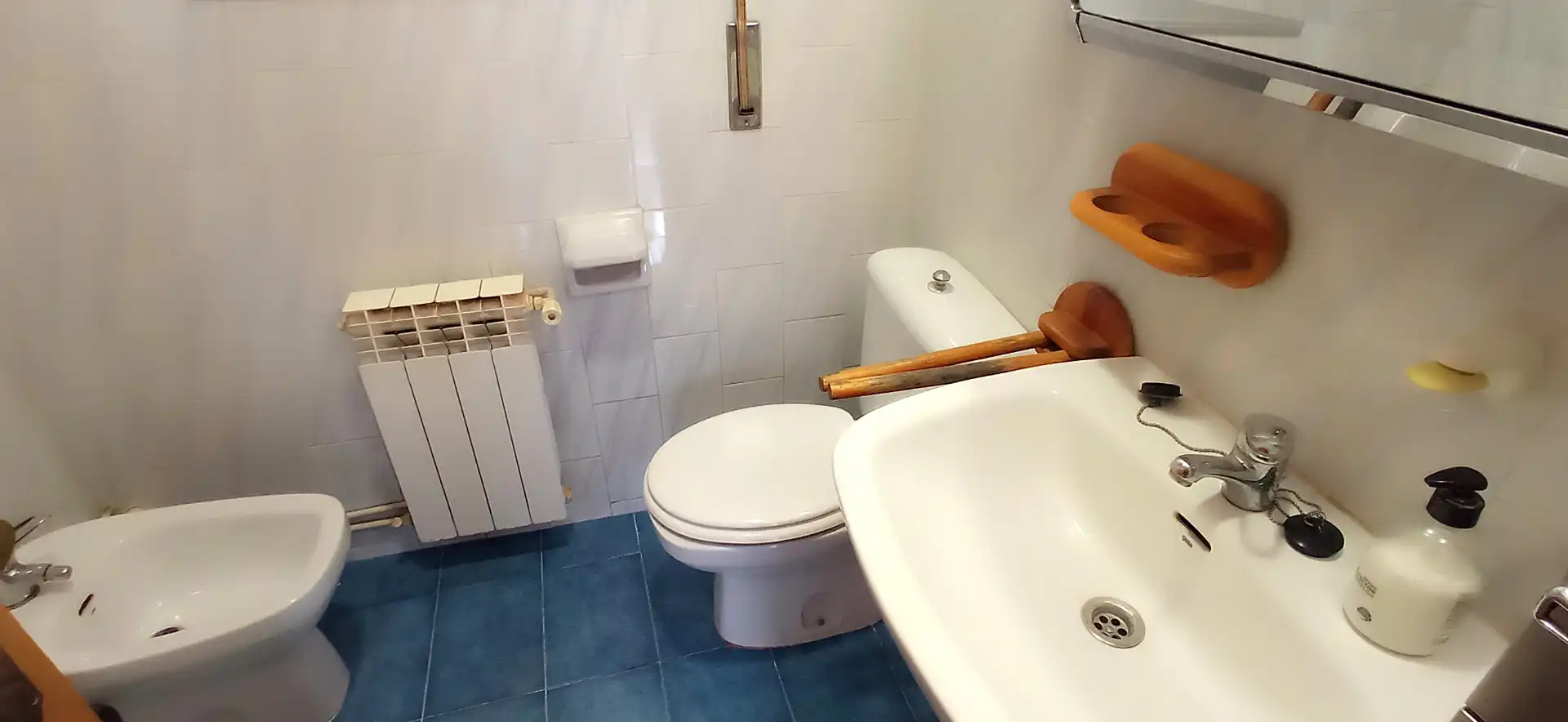 Bany de Casa o xalet en venda en Cerdanyola del Vallès amb Calefacció i Terrassa