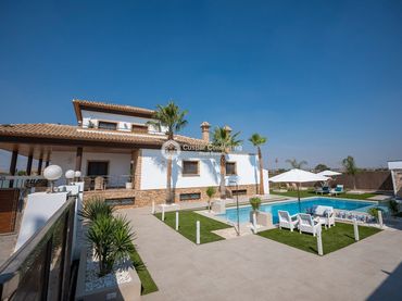 Villa mit Pool zum Verkauf in N/A