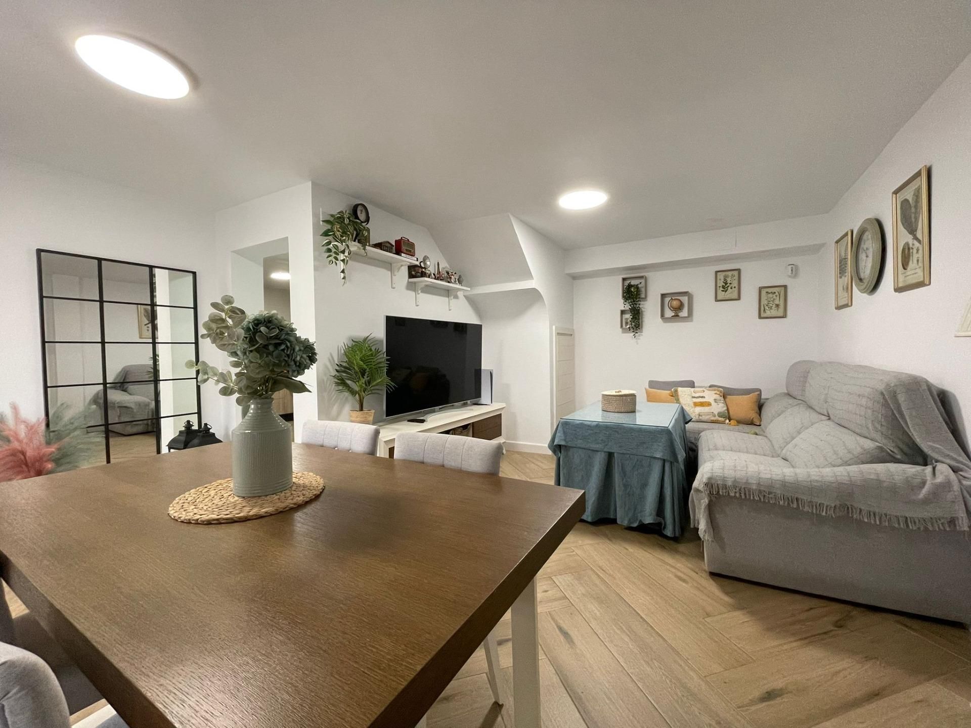 Sala d'estar de Casa adosada en venda en Villanueva del Ariscal