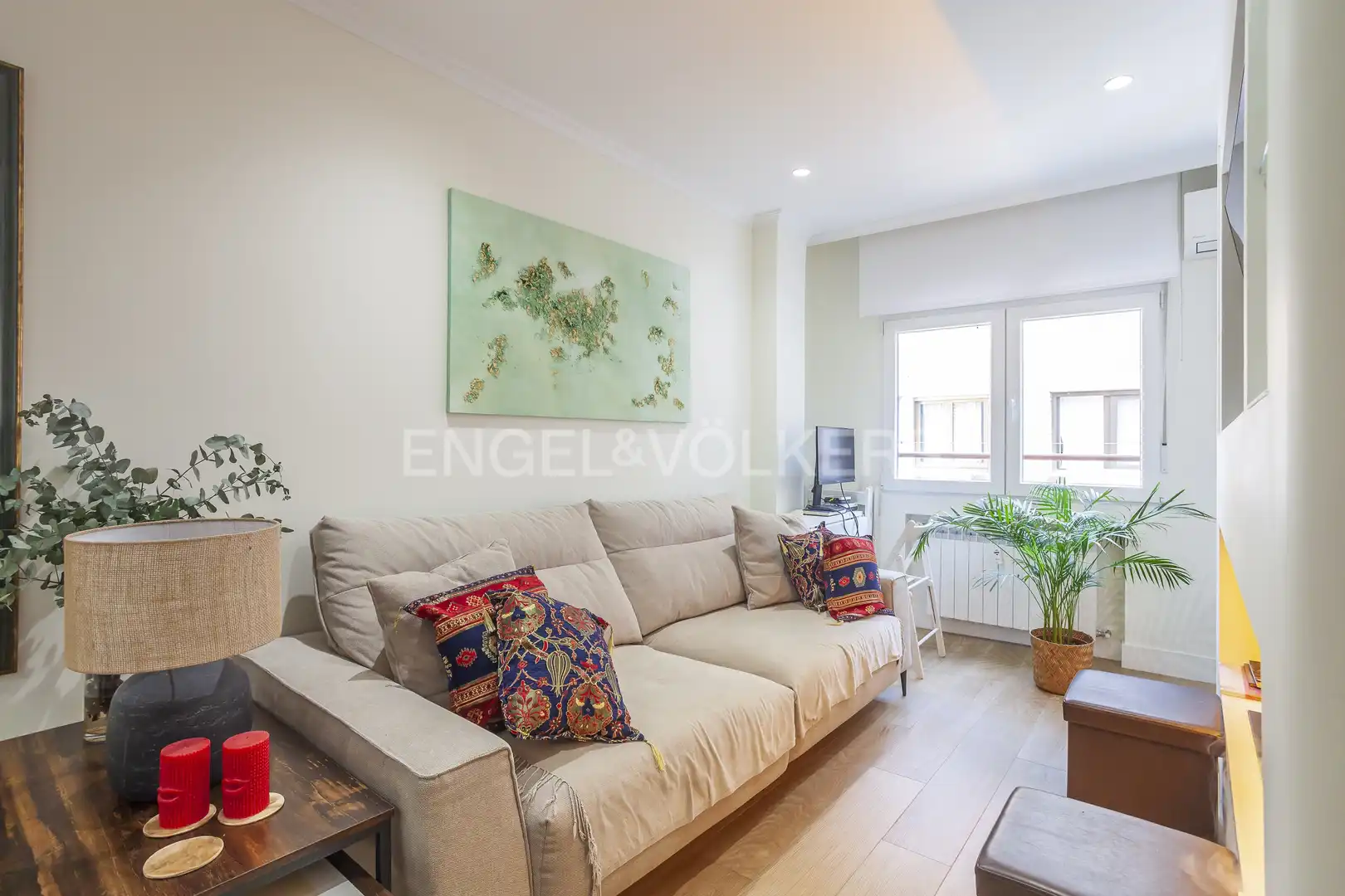 Living room of Flat for rent in Madrid  with Air Conditioner, Heating and Furnished