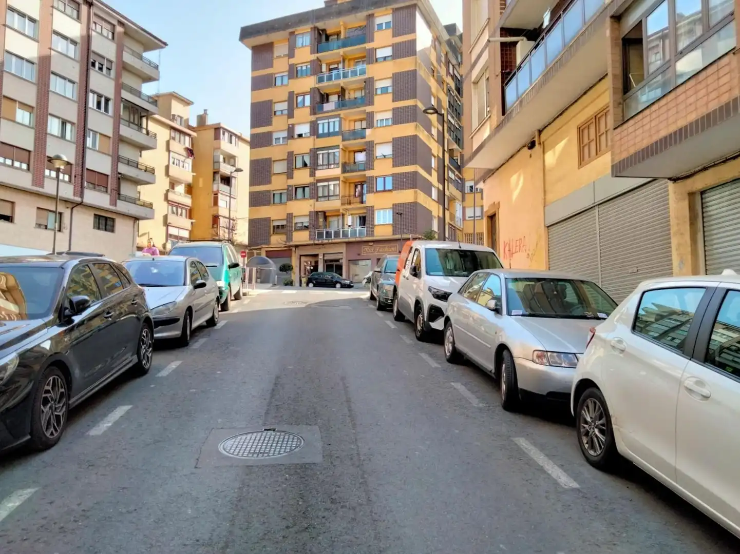 Außenansicht von Garage zum Verkauf in Santurtzi 