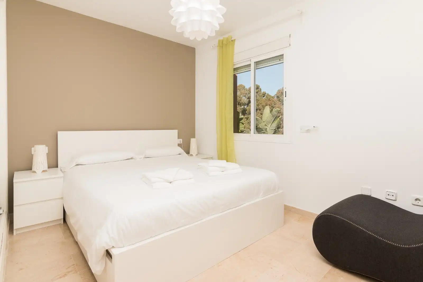 Habitación de Apartamento en venta en Manilva con Aire acondicionado, Terraza y Piscina