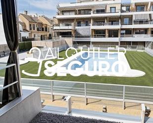 Exterior view of Flat to rent in Mairena del Aljarafe  with Air Conditioner, Terrace and Swimming Pool