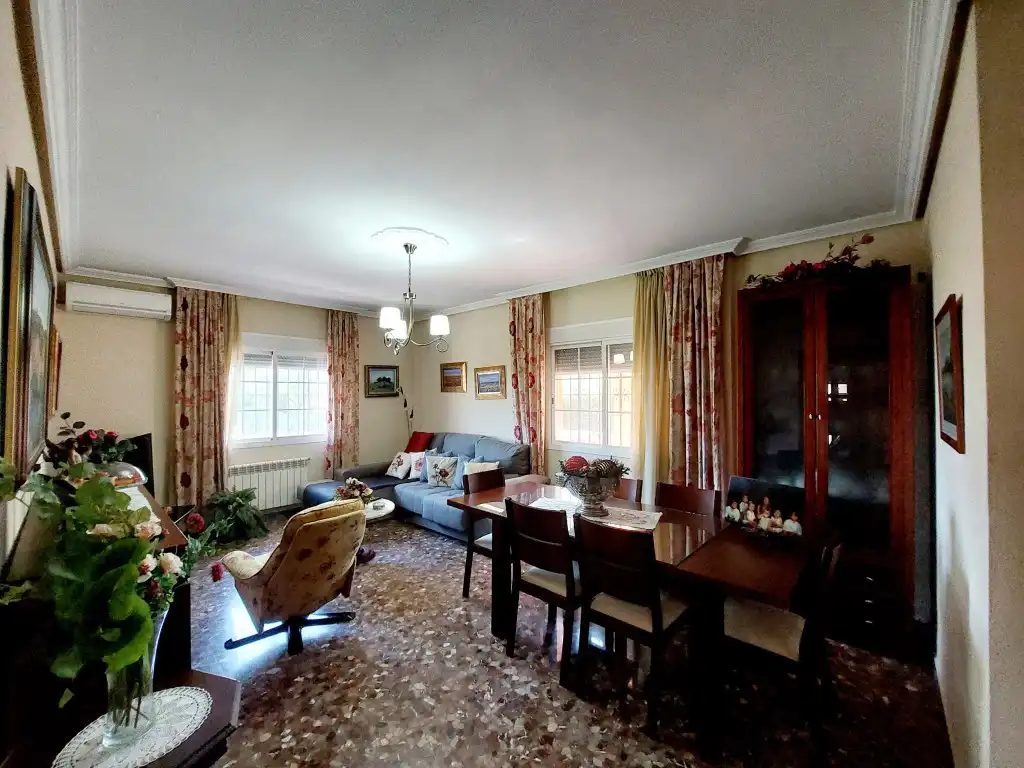 Sala d'estar de Casa o xalet en venda en Las Vaguadas