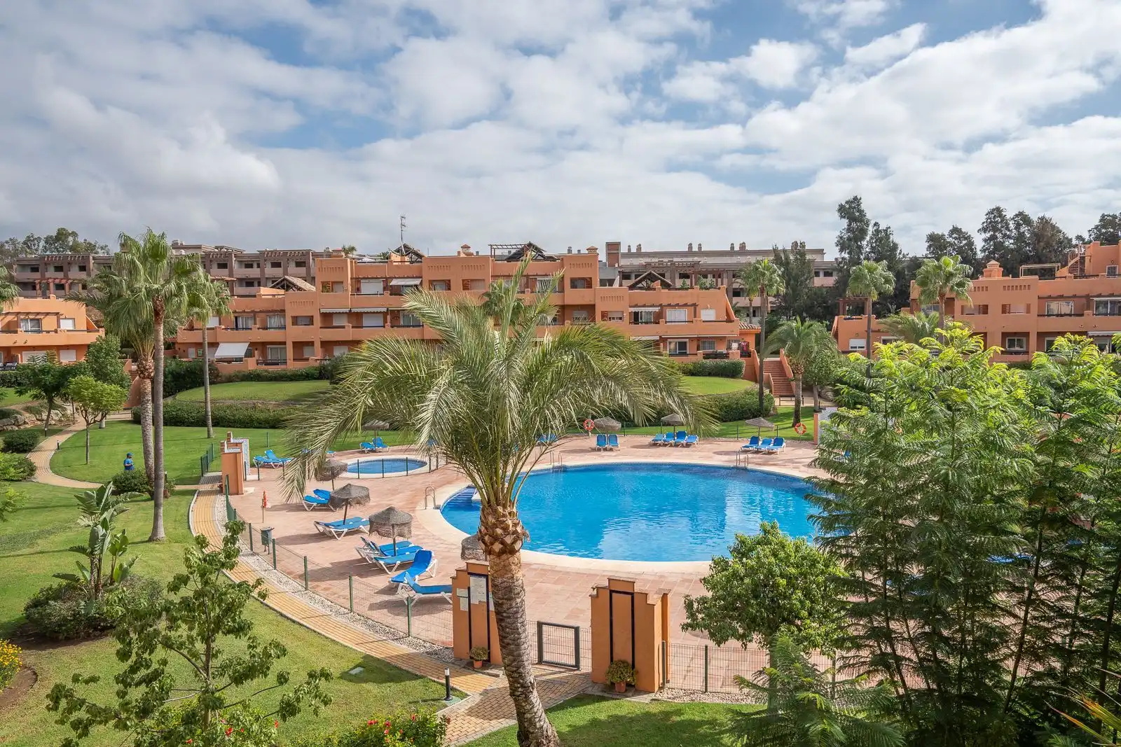 Penthouse with pool for sale in Urbanizacion Bahia de Casares 7