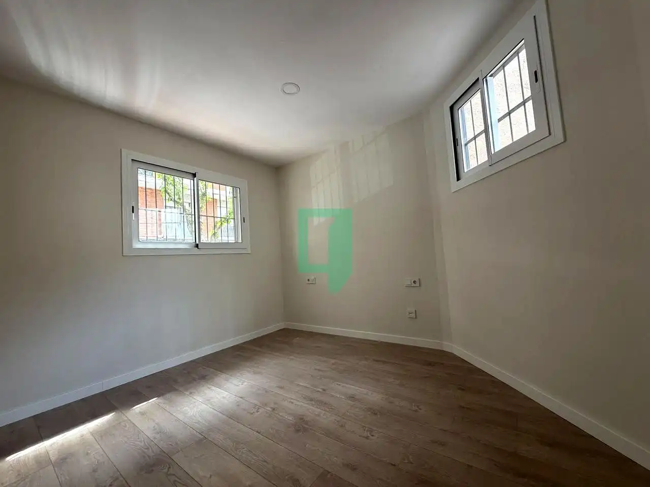 Habitación de Dúplex en venta en Badalona con Parquet