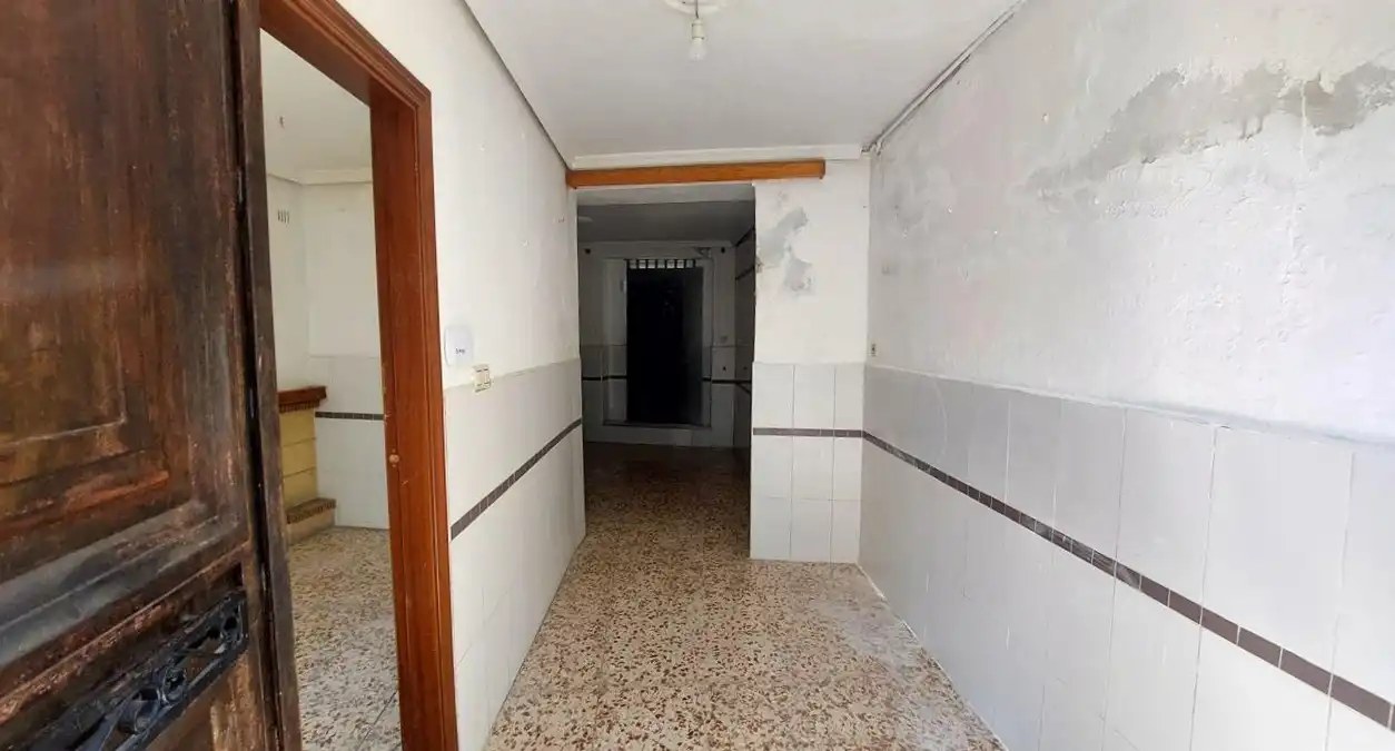 Casa adosada en venta en Baena con Terraza
