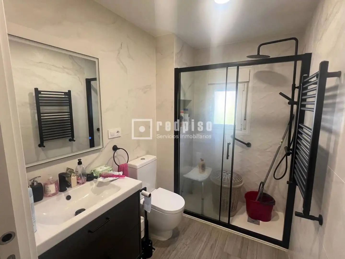 Baño de Piso en venta en Madrid con Calefacción, Terraza y Amueblado