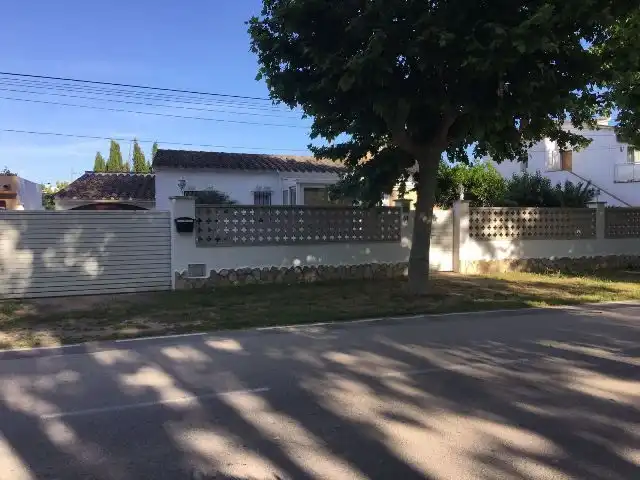 Vista exterior de Casa o xalet en venda en Empuriabrava