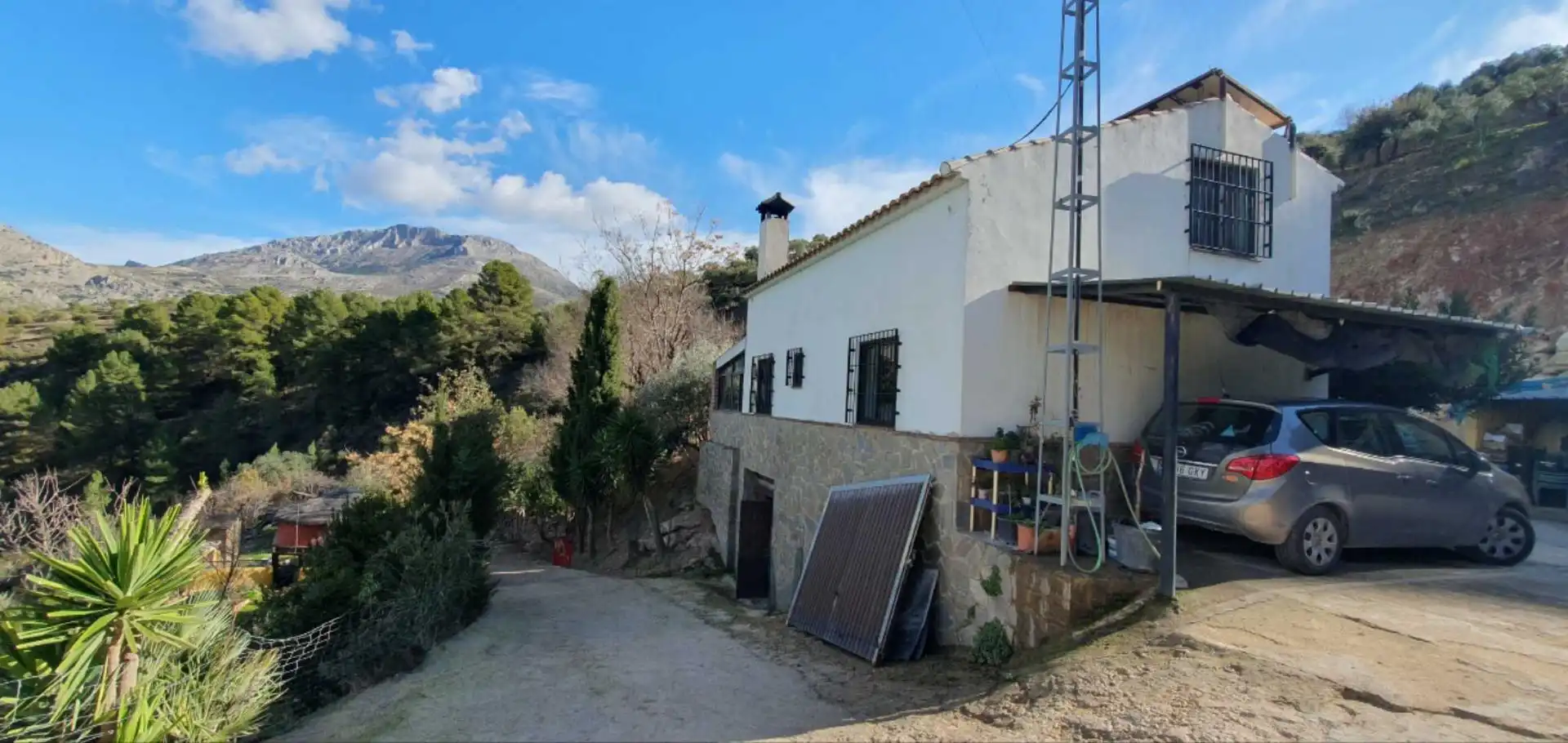 Vista exterior de Finca rústica en venda en El Burgo amb Calefacció, Jardí privat i Traster