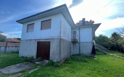 Vista exterior de Casa o xalet en venda en Noja amb Terrassa
