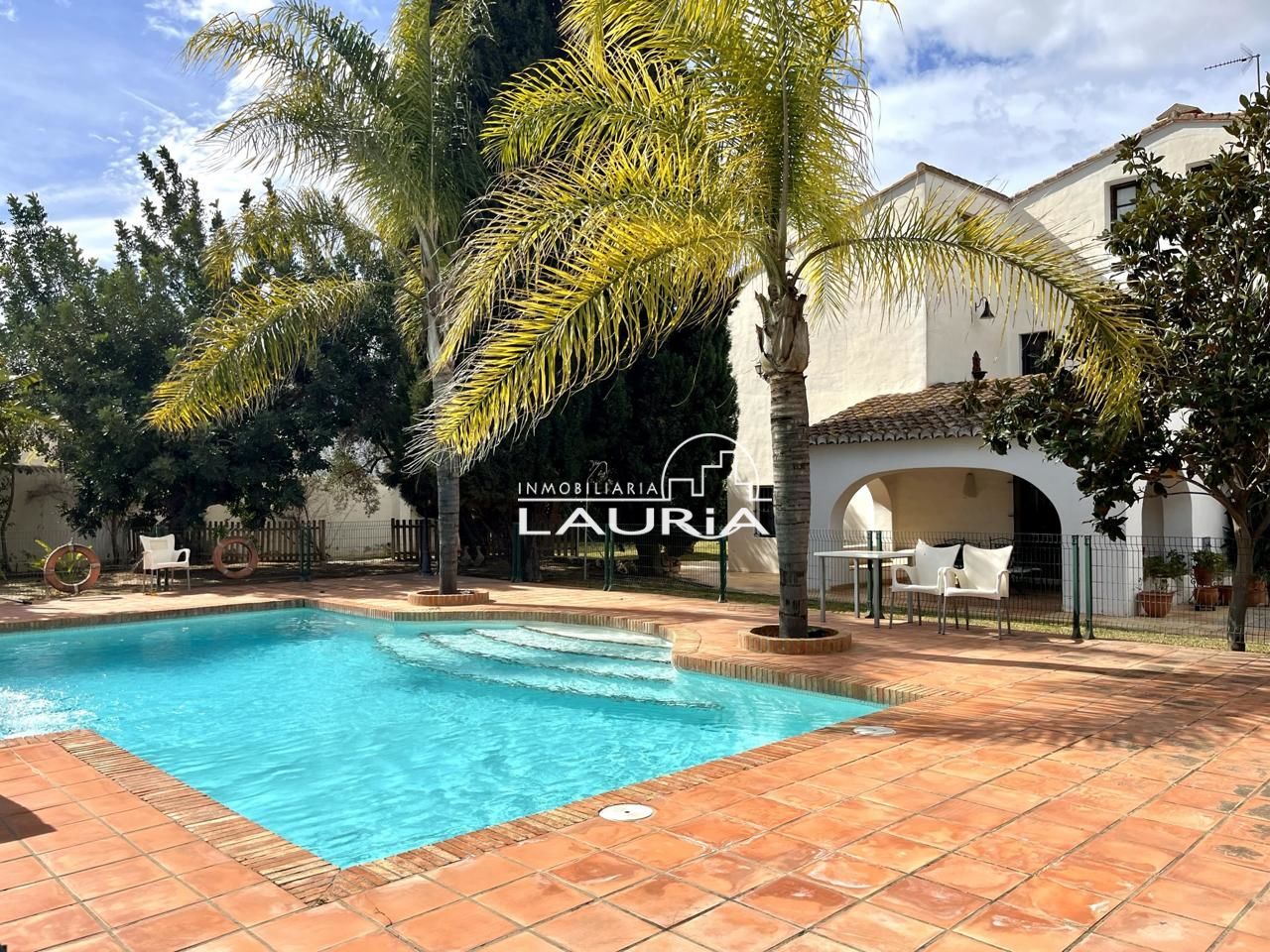 Vista exterior de Casa o xalet en venda en San Antonio de Benagéber amb Aire condicionat, Calefacció i Jardí privat