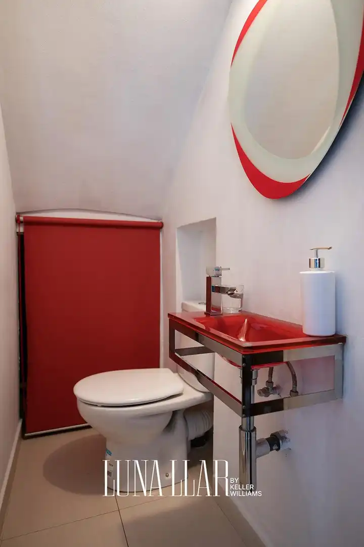Bathroom of Houses for sale in Castelldefels  with Air Conditioner, Heating and Parquet flooring