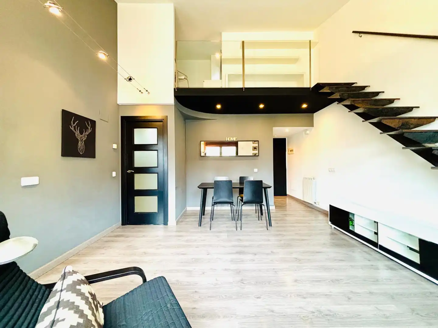 Living room of Duplexes for sale in Girona  with Air Conditioner, Heating and Parquet flooring