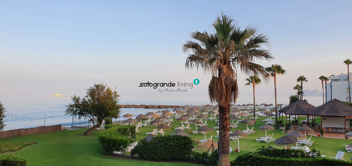 Vista exterior de Apartament en venda en Sotogrande