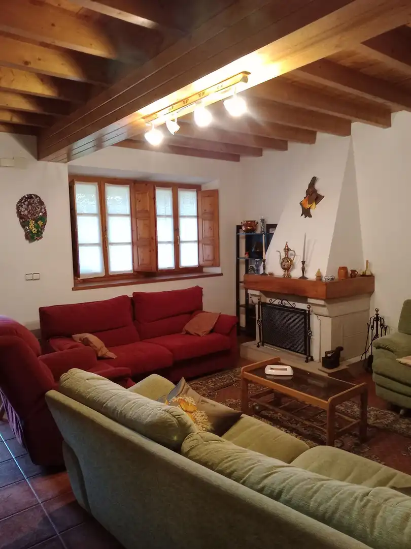 Casa en venda a Parres, imagen 2