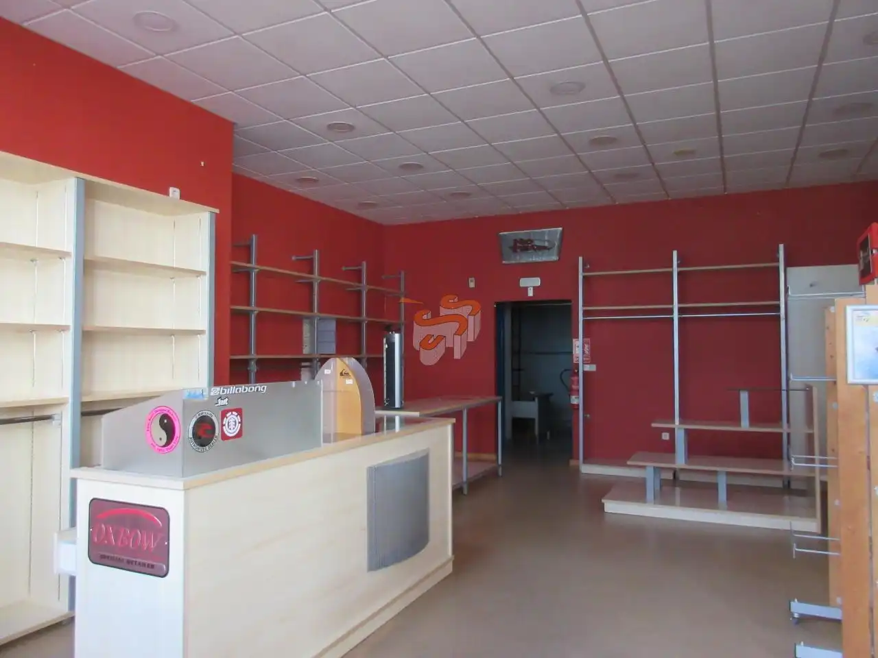 Locale commerciale in affitto a Zona Ultramar