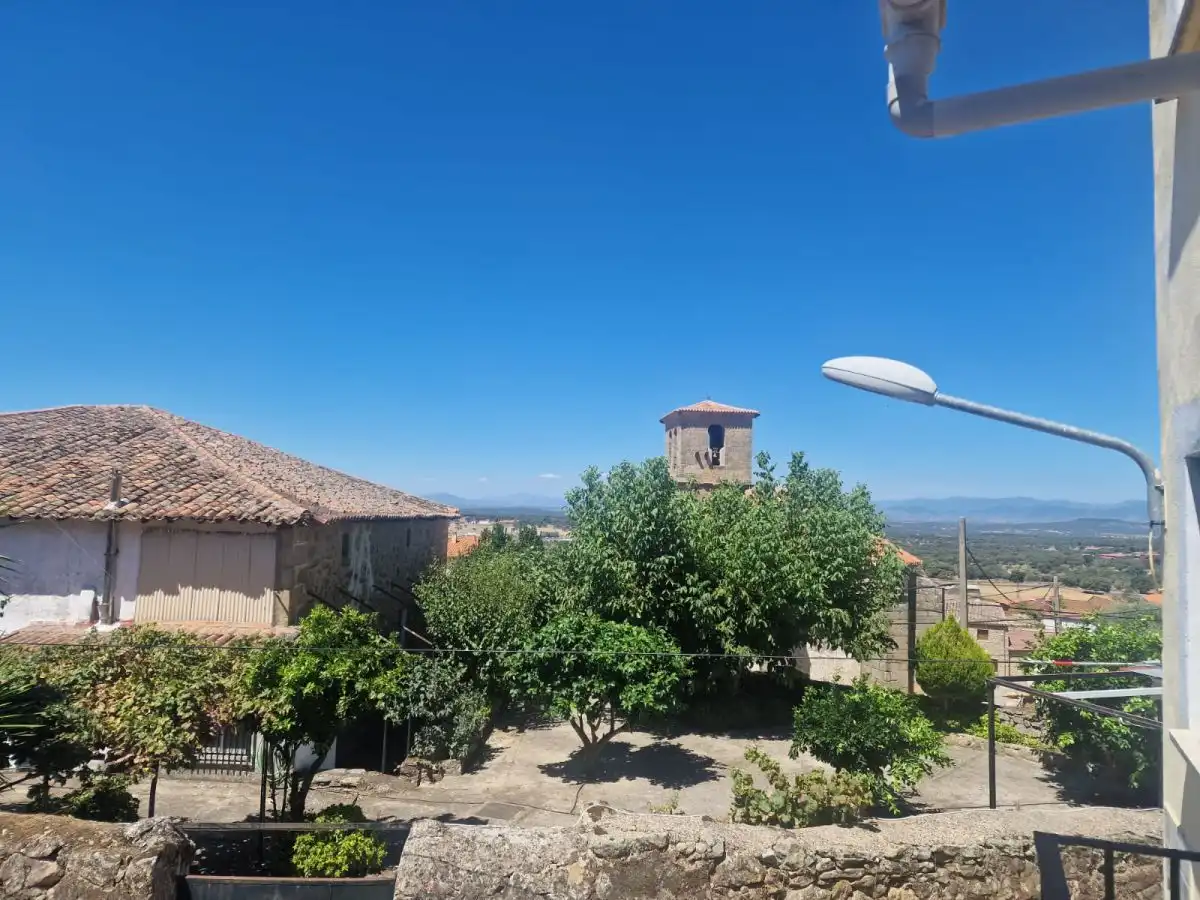 Vista exterior de Casa o chalet en venta en Villar de Plasencia con Trastero y Balcón