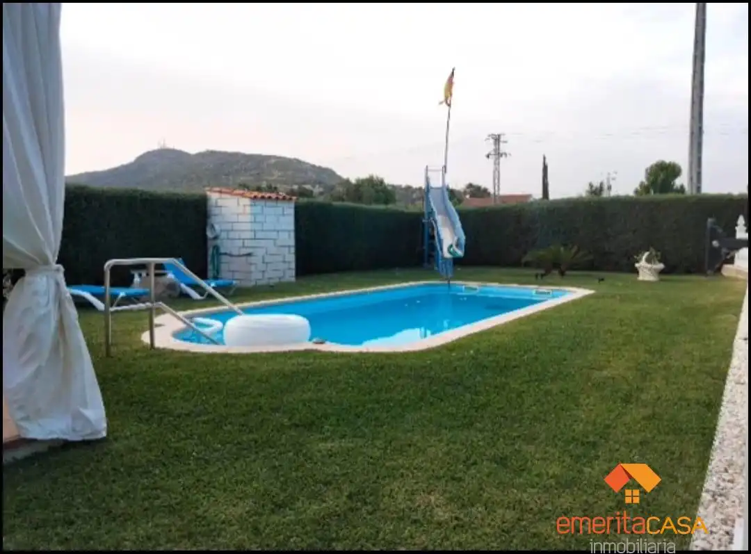 Piscina de Finca rústica en venda en Arroyo de San Serván amb Piscina