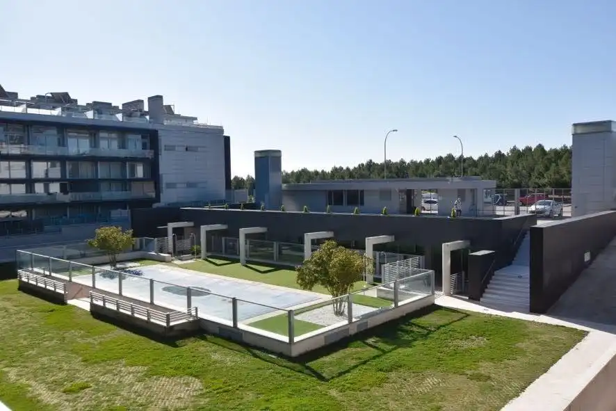 Außenansicht von Maisonette zum Verkauf in Madrid mit Klimaanlage, Heizung und Terrasse