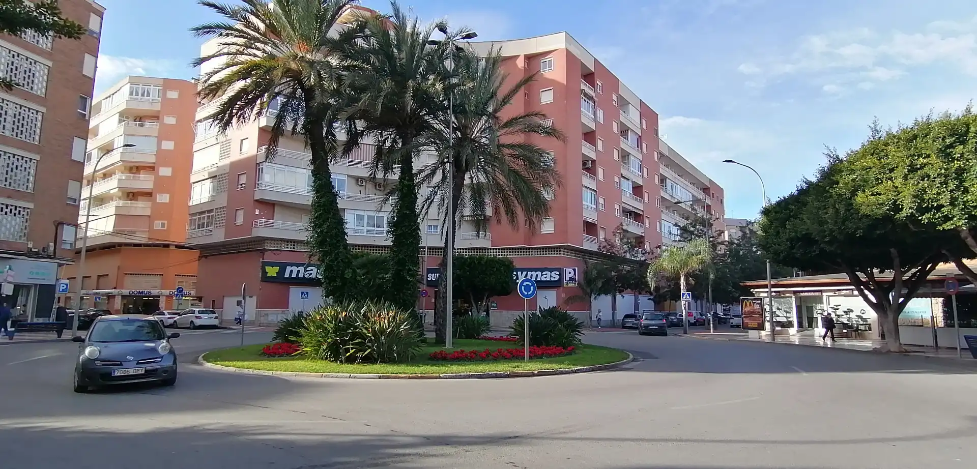 Vista exterior de Casa o xalet en venda en Santa Pola amb Terrassa, Moblat i Balcó