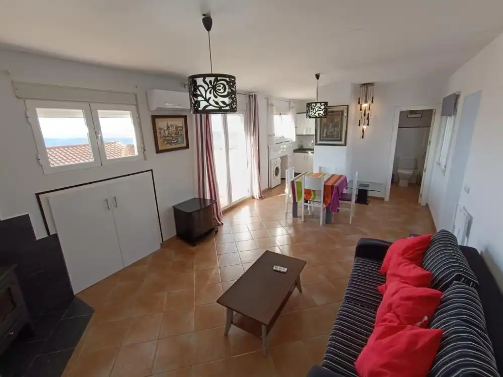 Sala d'estar de Casa o xalet en venda en Chilluévar amb Aire condicionat, Terrassa i Moblat