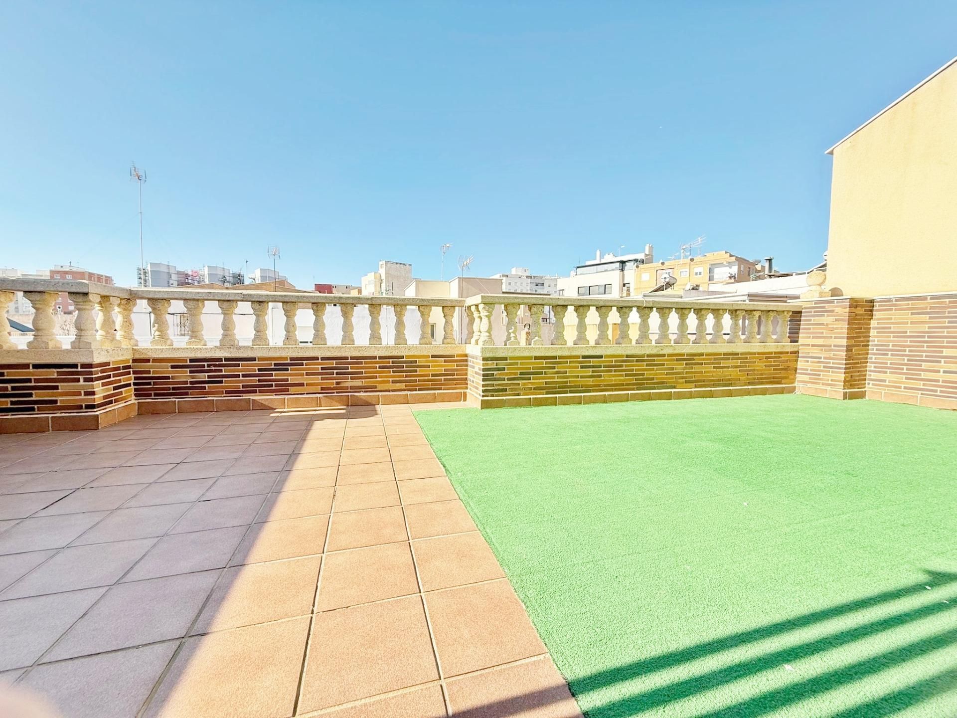 Terrassa de Casa adosada en venda en  Almería Capital amb Terrassa, Traster i Balcó