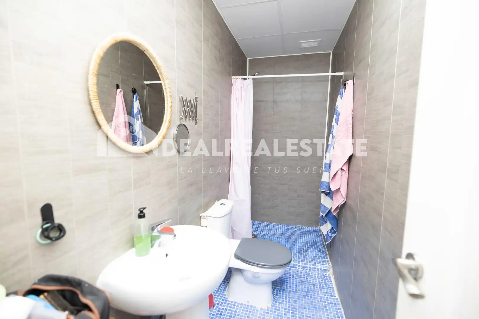 Bany de Pis en venda en La Rinconada amb Aire condicionat, Terrassa i Balcó