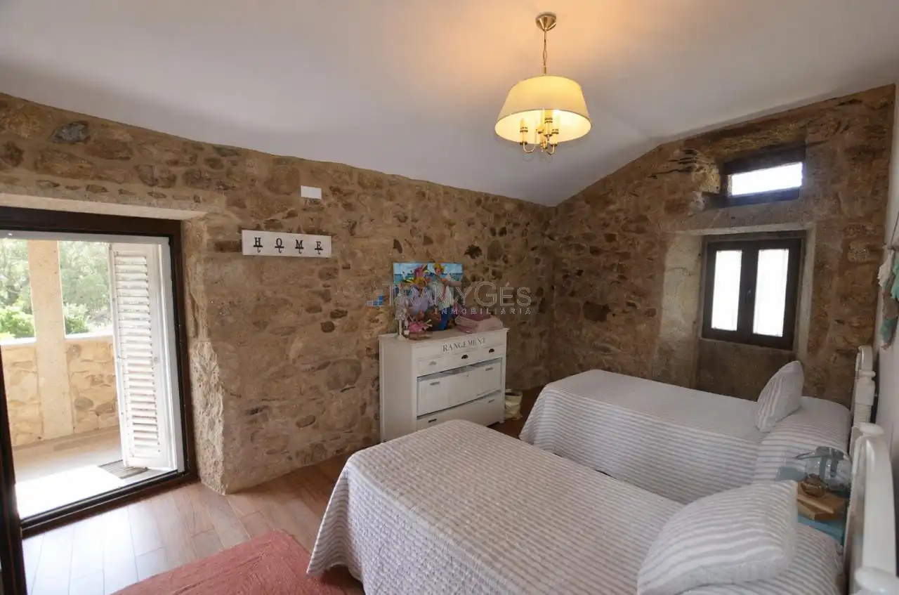 Dormitori de Casa o xalet en venda en O Rosal   amb Calefacció, Jardí privat i Terrassa