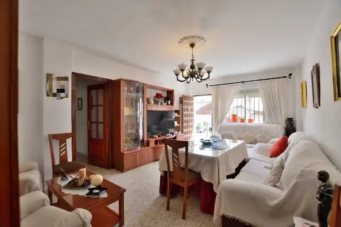 Wohnzimmer von Wohnung zur Miete in Ronda mit Möbliert
